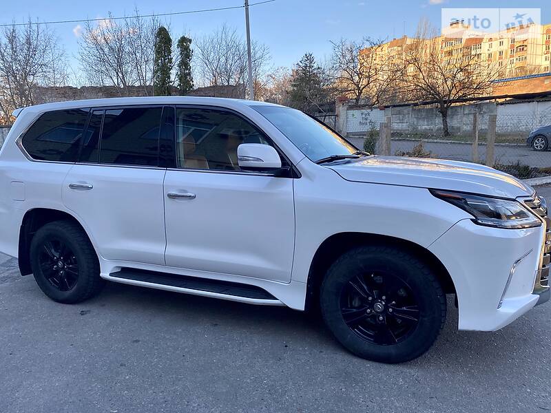 Позашляховик / Кросовер Lexus LX 2017 в Києві фото 16 Позашляховик / Кросовер Lexus LX 2017 в Києві
