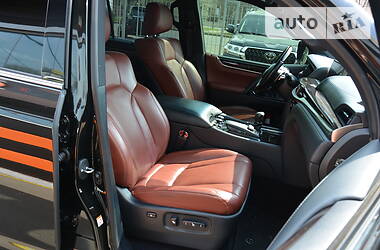 Позашляховик / Кросовер Lexus LX 2017 в 