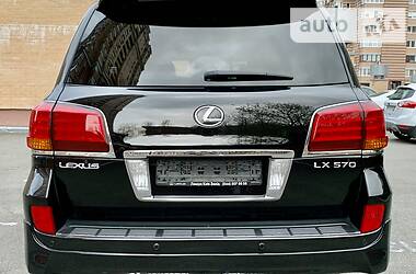 Внедорожник / Кроссовер Lexus LX 2011 в Киеве