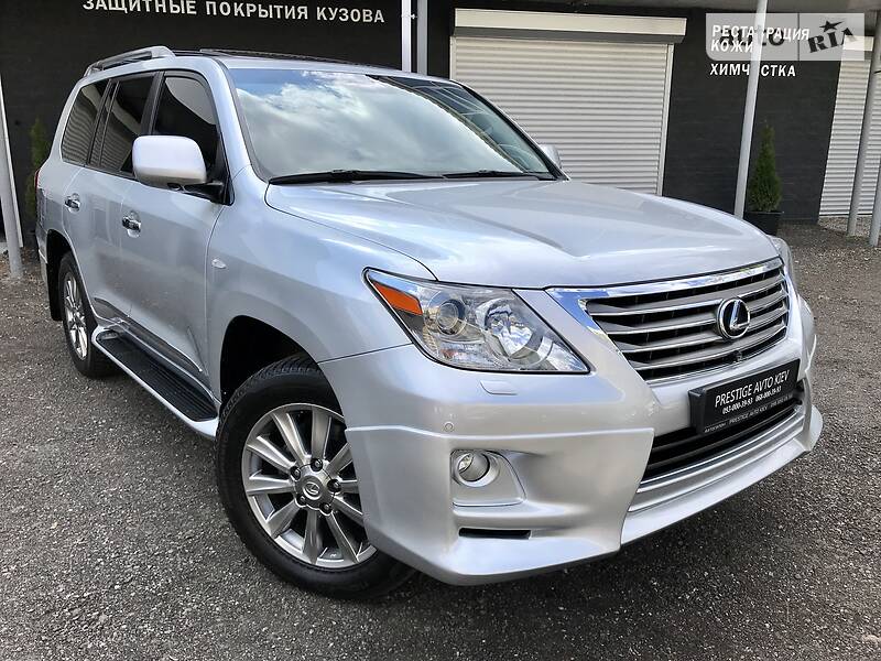 Позашляховик / Кросовер Lexus LX 2010 в Києві