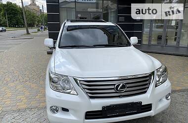 Позашляховик / Кросовер Lexus LX 2008 в 