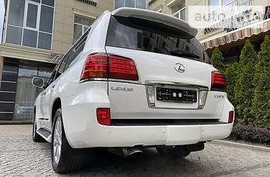 Позашляховик / Кросовер Lexus LX 2008 в 