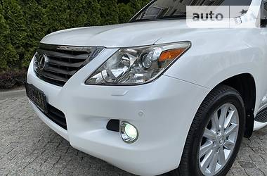 Позашляховик / Кросовер Lexus LX 2008 в 