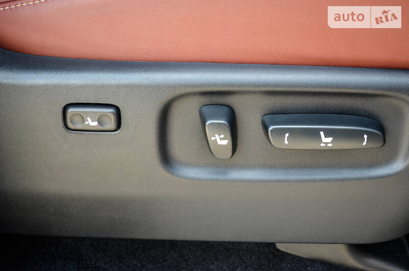 Позашляховик / Кросовер Lexus LX 2016 в Києві