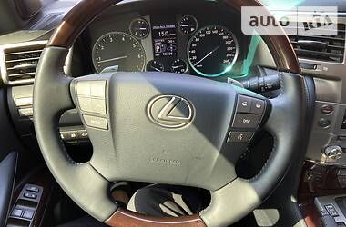 Позашляховик / Кросовер Lexus LX 2013 в 