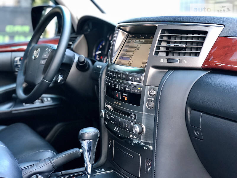 Позашляховик / Кросовер Lexus LX 2011 в Києві