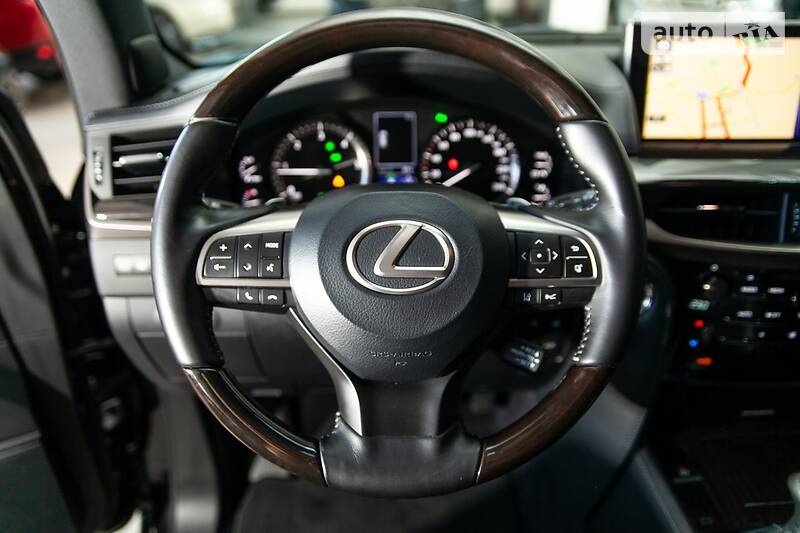 Позашляховик / Кросовер Lexus LX 2017 в Одесі