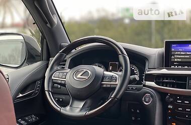 Внедорожник / Кроссовер Lexus LX 2017 в Киеве