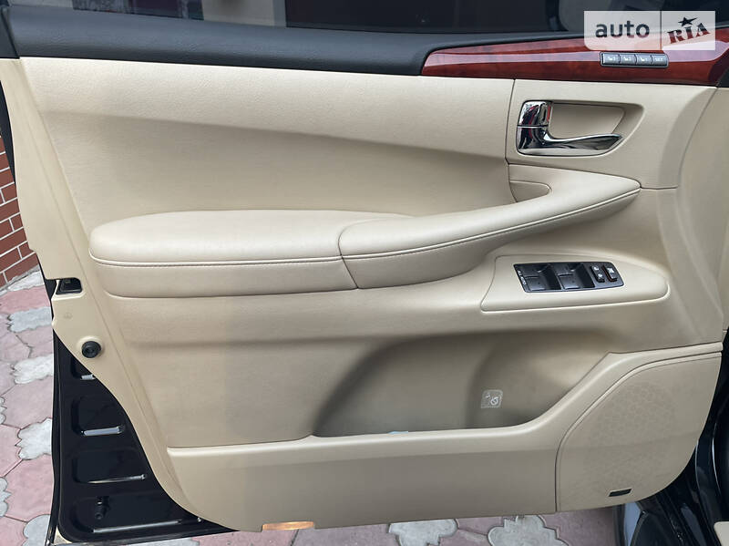 Внедорожник / Кроссовер Lexus LX 2008 в Николаеве