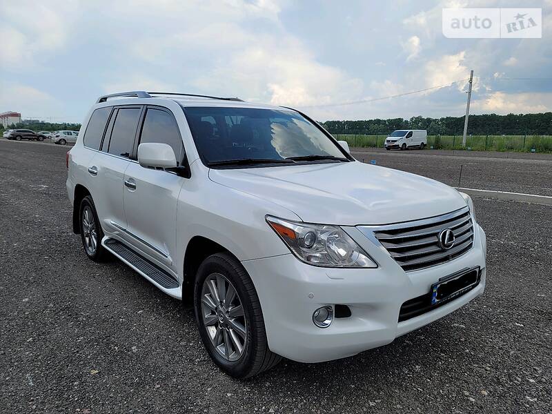 Внедорожник / Кроссовер Lexus LX 2011 в Киеве