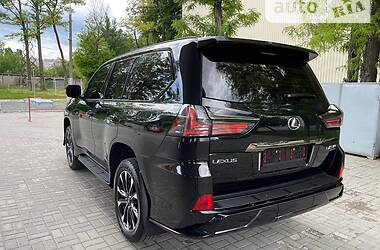 Позашляховик / Кросовер Lexus LX 2021 в 