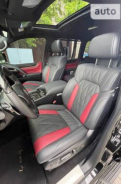 Позашляховик / Кросовер Lexus LX 2021 в 