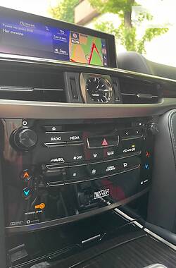 Позашляховик / Кросовер Lexus LX 2021 в 