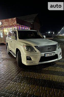 Позашляховик / Кросовер Lexus LX 2010 в 