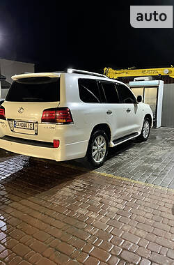 Позашляховик / Кросовер Lexus LX 2010 в 