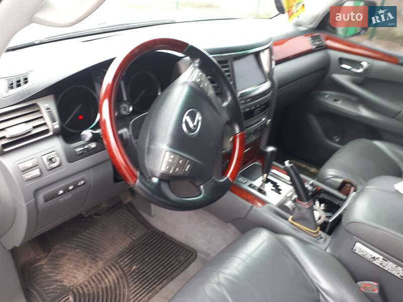 Внедорожник / Кроссовер Lexus LX 2008 в Николаеве