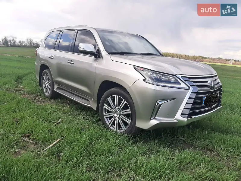 Lexus LX