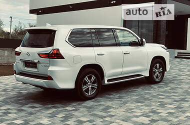 Внедорожник / Кроссовер Lexus LX 2018 в 
