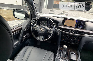 Внедорожник / Кроссовер Lexus LX 2018 в 