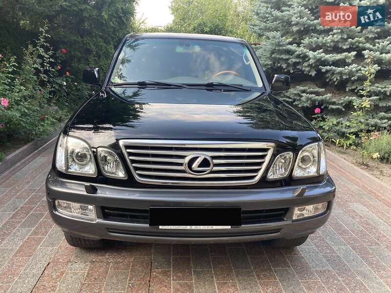 Внедорожник / Кроссовер Lexus LX 2005 в 