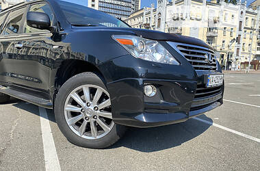 Внедорожник / Кроссовер Lexus LX 2010 в Киеве