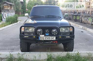 Внедорожник / Кроссовер Lexus LX 1996 в Киеве