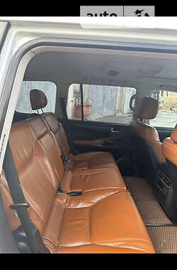 Позашляховик / Кросовер Lexus LX 2010 в 