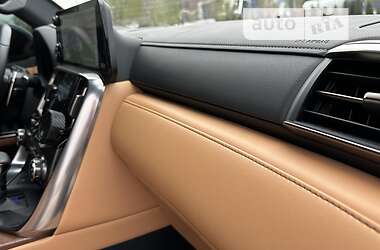 Позашляховик / Кросовер Lexus LX 2022 в 