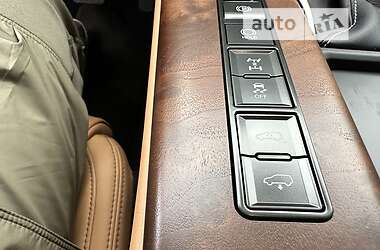 Позашляховик / Кросовер Lexus LX 2022 в 