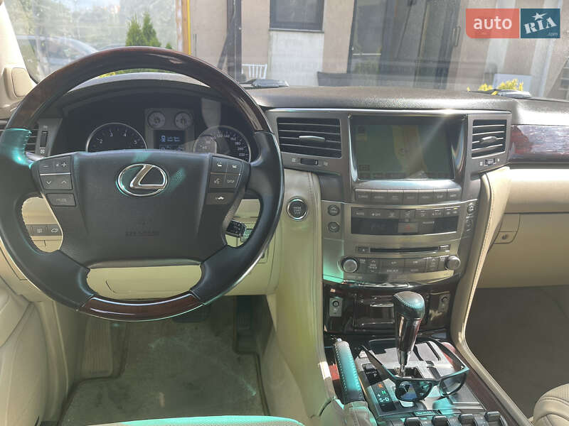 Внедорожник / Кроссовер Lexus LX 2008 в Измаиле