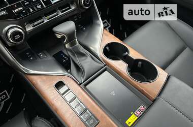Внедорожник / Кроссовер Lexus LX 2023 в 