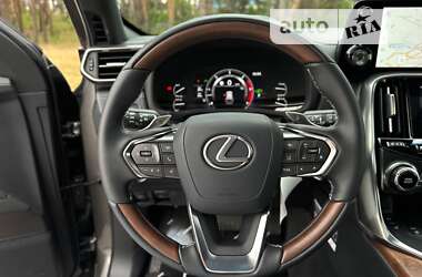 Внедорожник / Кроссовер Lexus LX 2023 в 