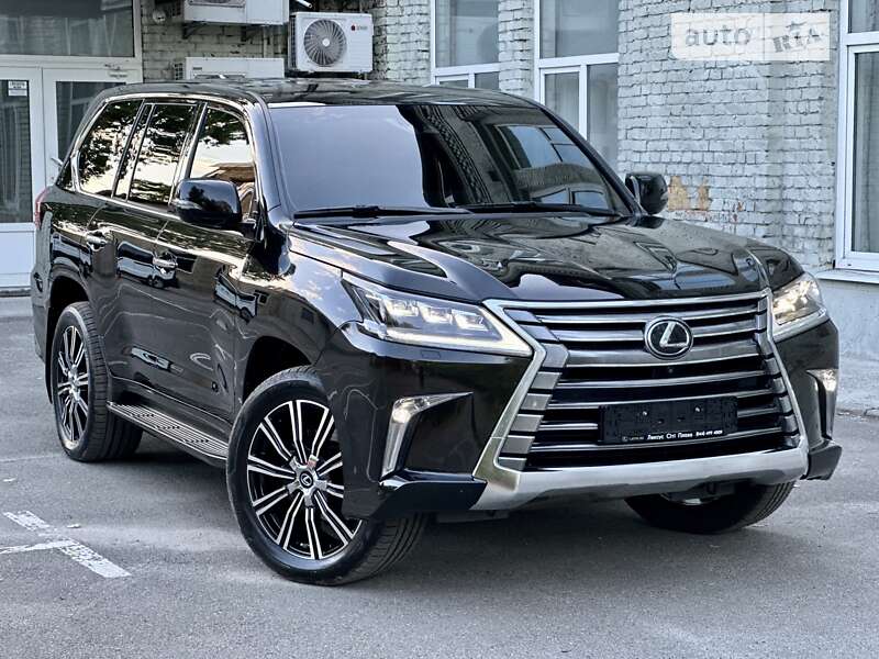 Внедорожник / Кроссовер Lexus LX 2017 в 
