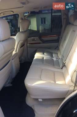 Внедорожник / Кроссовер Lexus LX 2003 в 