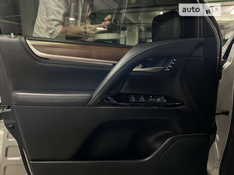 Позашляховик / Кросовер Lexus LX 2016 в Києві фото 16 Позашляховик / Кросовер Lexus LX 2016 в Києві