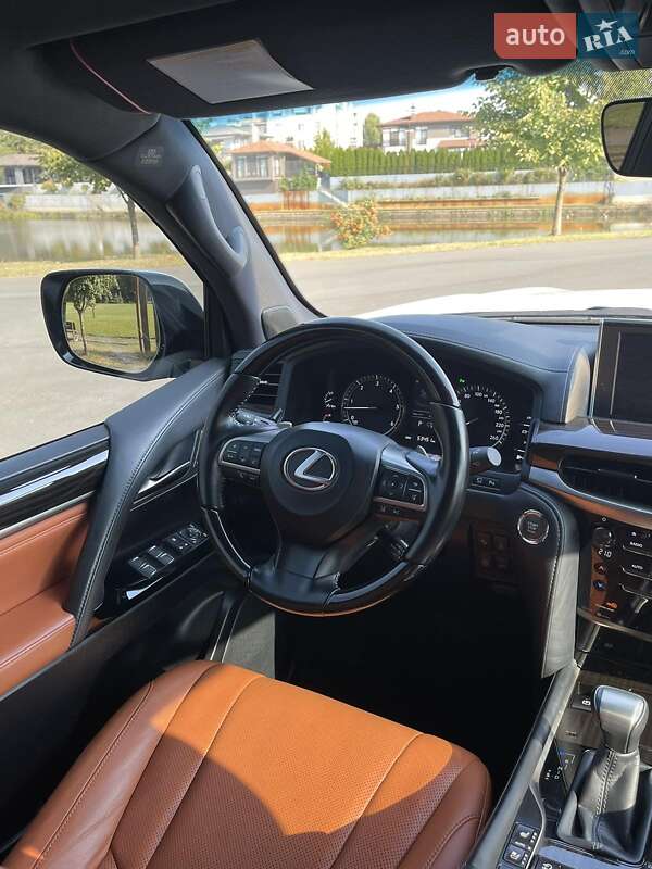 Позашляховик / Кросовер Lexus LX 2017 в Києві