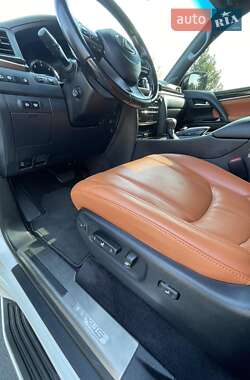 Внедорожник / Кроссовер Lexus LX 2017 в 