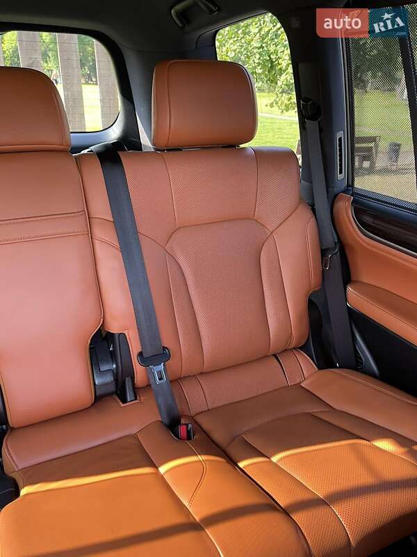 Позашляховик / Кросовер Lexus LX 2017 в Києві