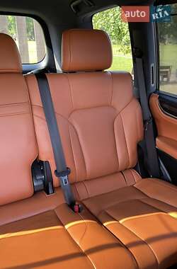 Внедорожник / Кроссовер Lexus LX 2017 в 