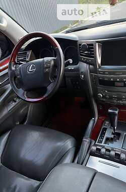 Внедорожник / Кроссовер Lexus LX 2007 в 