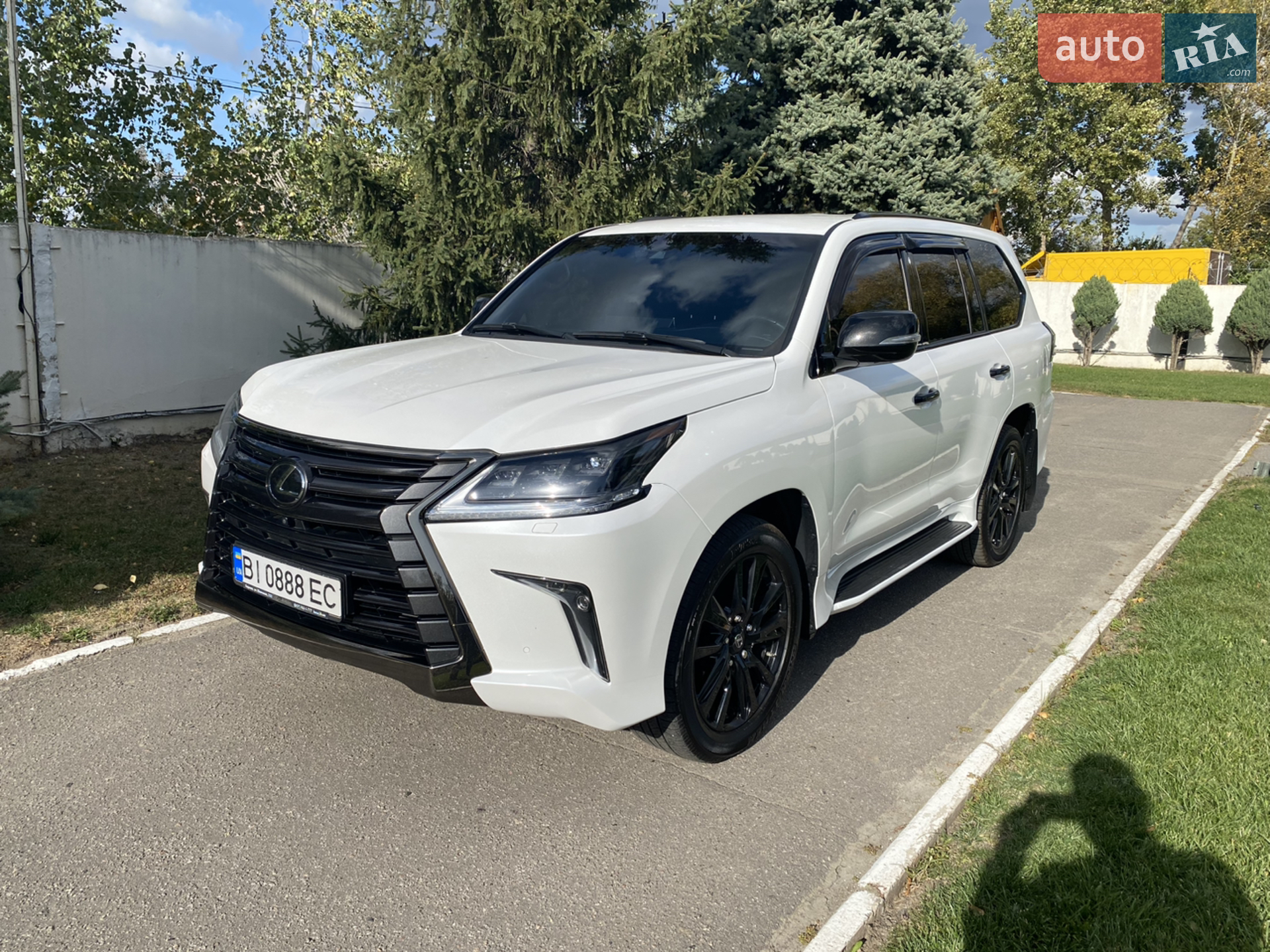 2019 Lexus LX - фото 1