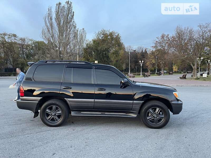 Внедорожник / Кроссовер Lexus LX 2005 в 