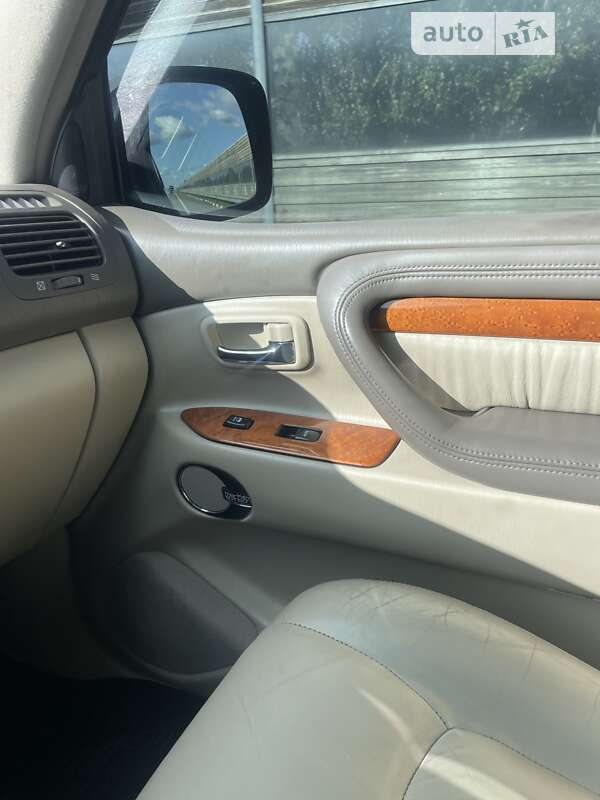 Внедорожник / Кроссовер Lexus LX 2005 в Луцке