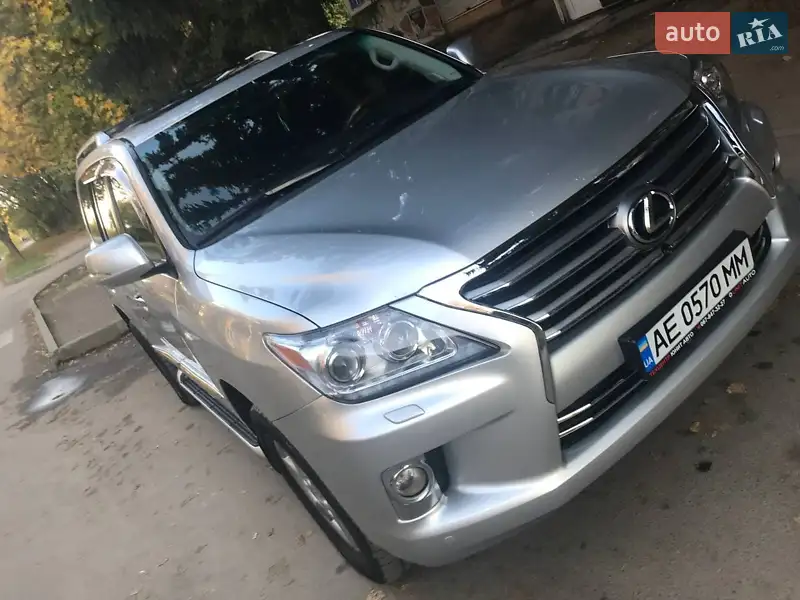 Lexus LX