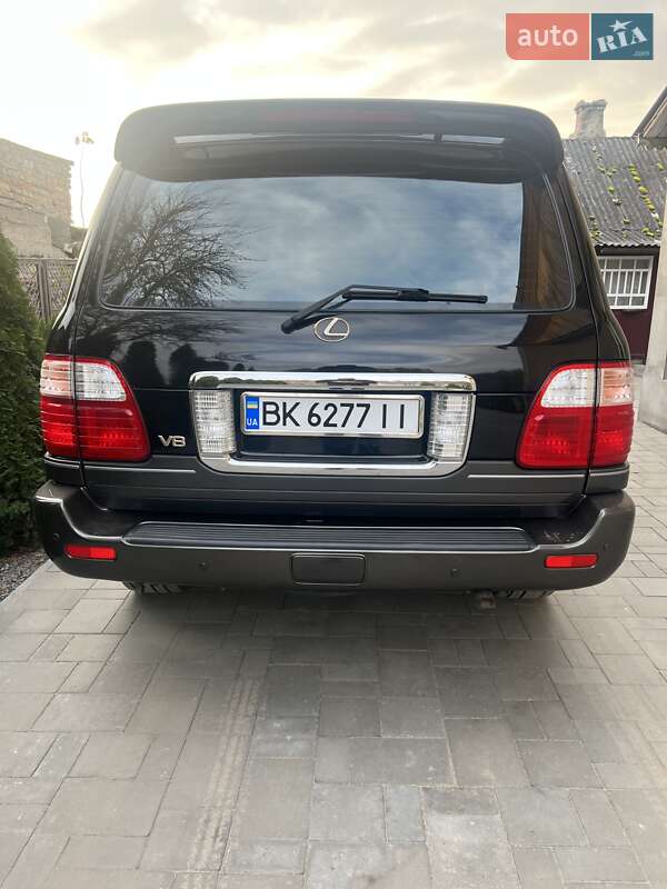 Позашляховик / Кросовер Lexus LX 2003 в Рівному
