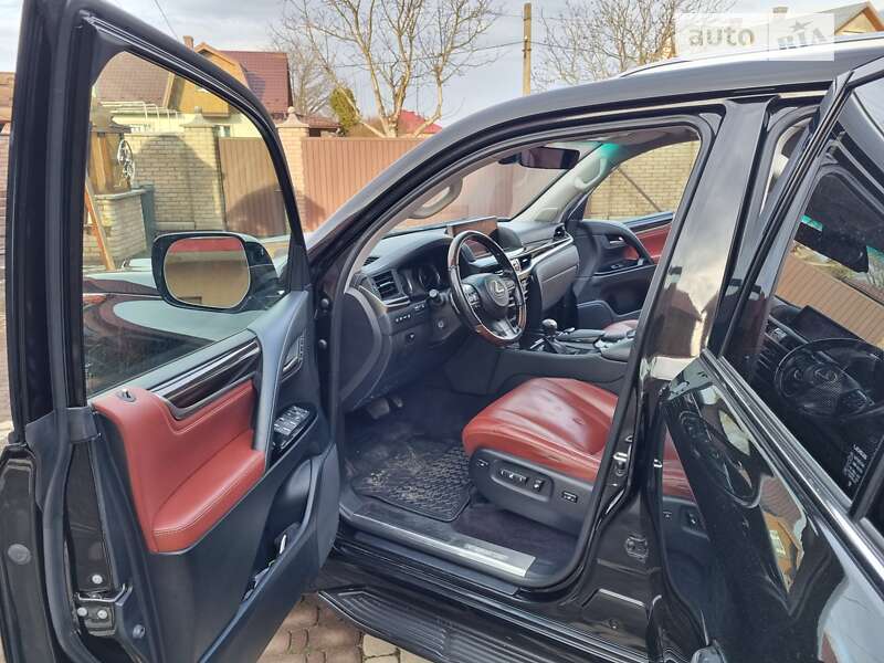 Позашляховик / Кросовер Lexus LX 2016 в Чернівцях фото 21 Позашляховик / Кросовер Lexus LX 2016 в Чернівцях