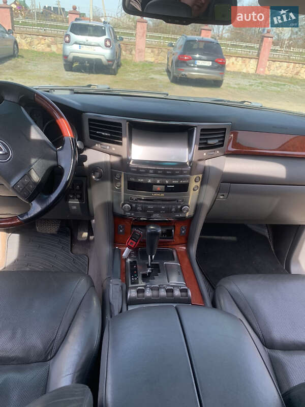 Внедорожник / Кроссовер Lexus LX 2008 в Ровно
