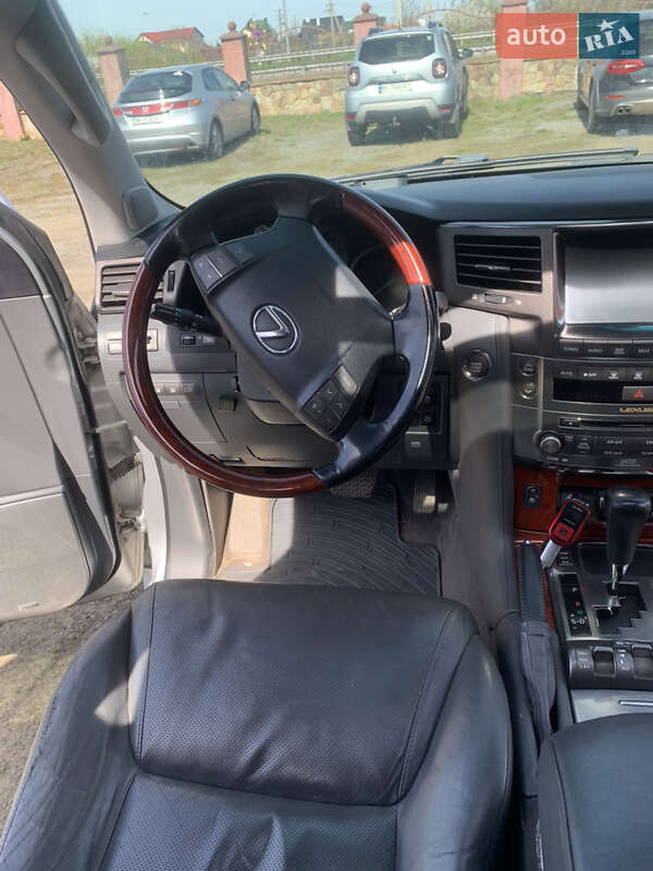 Внедорожник / Кроссовер Lexus LX 2008 в Ровно