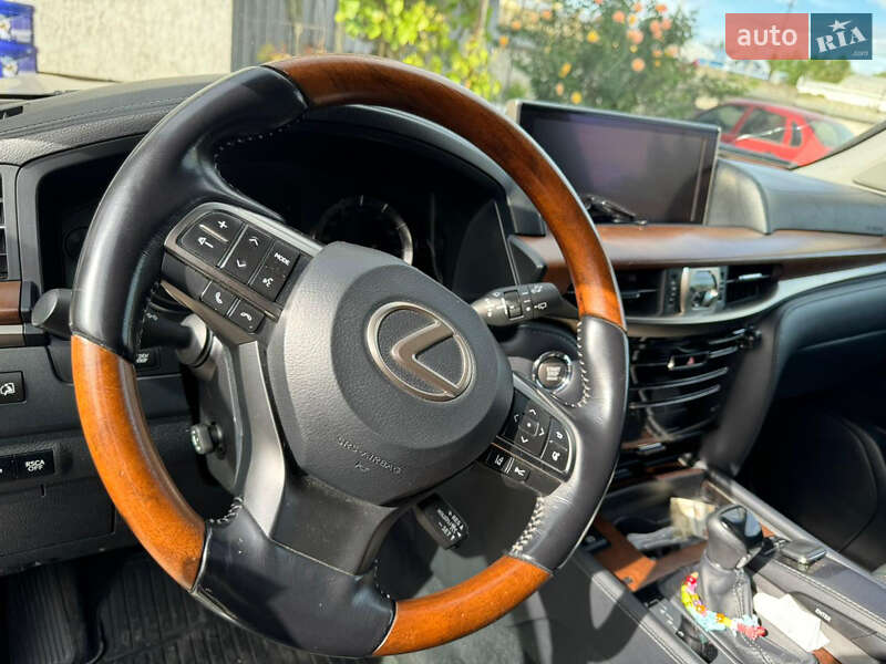 Внедорожник / Кроссовер Lexus LX 2015 в Николаеве