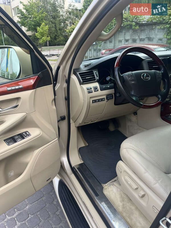 Внедорожник / Кроссовер Lexus LX 2008 в Львове